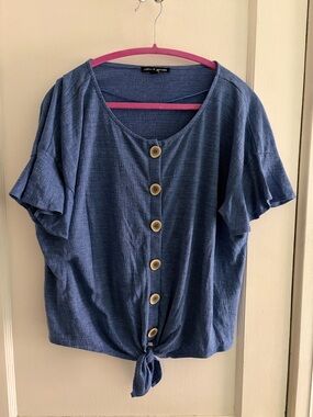 Cable & Gauge Blue Button-Front Tie Hem Top